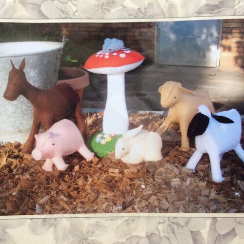 May Blossom Animals of Hollyhock Farm Felt Toys Pattern